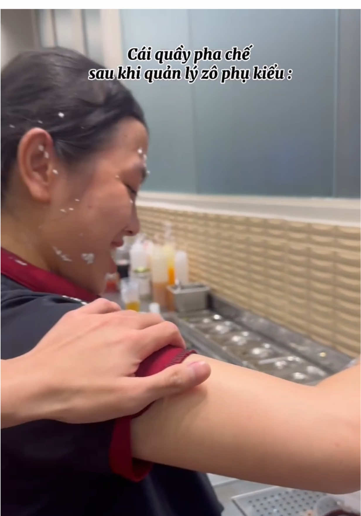 Chị đứng chỉ tay 5 ngón thôi là được ạ #funy #bongfoodanddrink #trasuabong #trasua #trasuadanang 