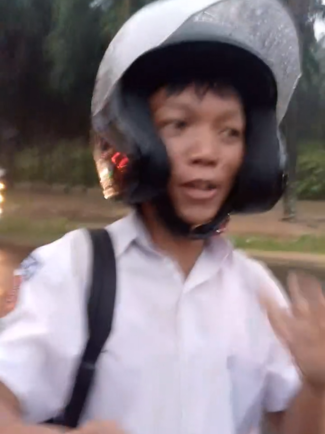 laporan reporter banjir di alur gantung jalan nasional medan - Banda Aceh #hiace #fyp #beritaaceh #beritaacehtamiang #beritaacehtamiang 