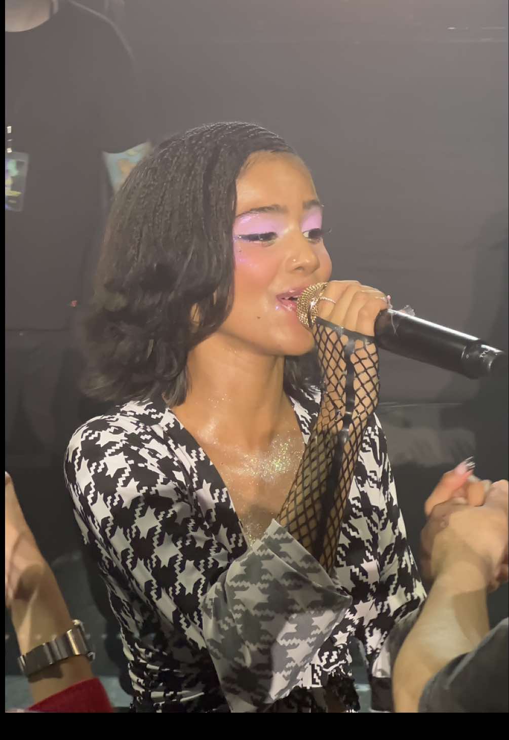 Tylaがスケールアップして1年ぶりに日本に帰ってきた！去年のタワレコでのサイン会以来！サマソニはタイムテーブルの都合で観れなかったからやっと初めてライブ見れた🔥 音楽の多様性と新時代のポップを象徴する存在で、アフリカのローカルサウンドを世界のメインストリームへ押し上げた正真正銘のスター！歌もダンスも本当に最高でした！こんなに早く帰って来てくれてありがとう！！#Tyla #タイラ #BEFIRST #wewannaparty @TYLA @BE:FIRST Official 