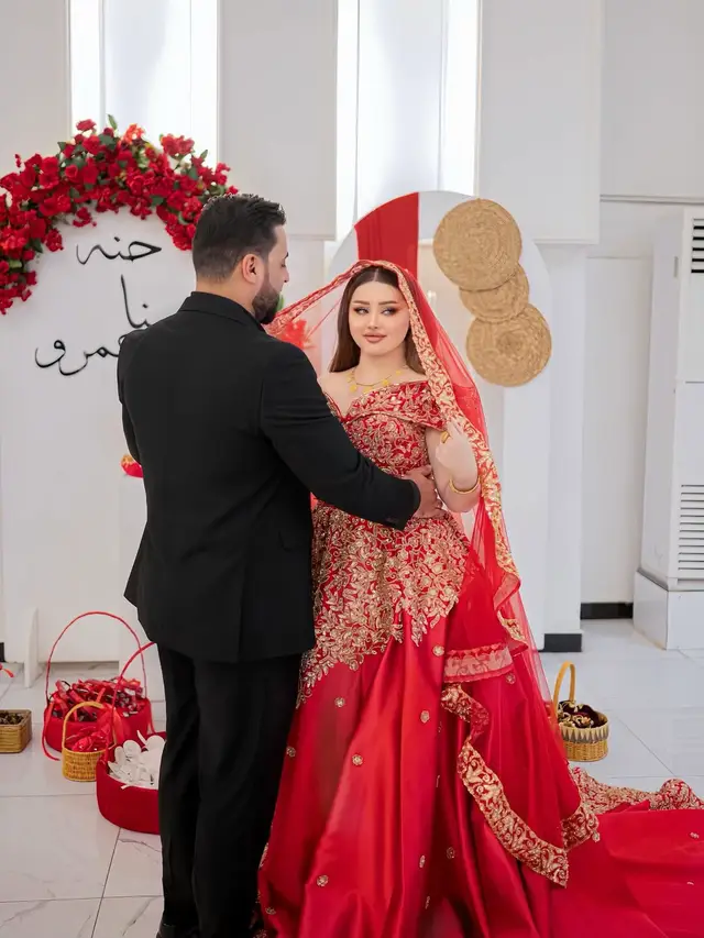 جديدنا مستمر …لكل عروس تبحث عن التميز 🔥✨🔥✨ 👗تصميم خاص لكل عروس *تحلم بفستان زفاف *بتصميم فريد يليق بجمالك*💎 اوقات العمل ⏰من ٩ صباحاً الى ١٢ ظهرا / ومن ٤ عصرا ل٨ ليلاً يوميا ً✅ العنوان 🇮🇶* ذي قار ، قلعة سكر ، حي المعلمين ، مجاور صيدلية دكتوره هناء صيدلية الارجوان  ☎️للطلب والاستفسار ، 07810955054 كوني العروس التي تحلمين بها ..لانك تستحقين الافضل ❤️