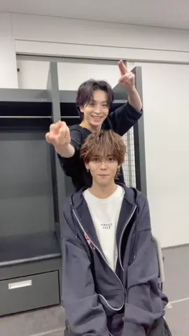 つい…ヘッドフォンLOVEが🎧🖤 #好きすぎて滅 #MILK さん #FANTASTICS #木村慧人 #中島颯太 