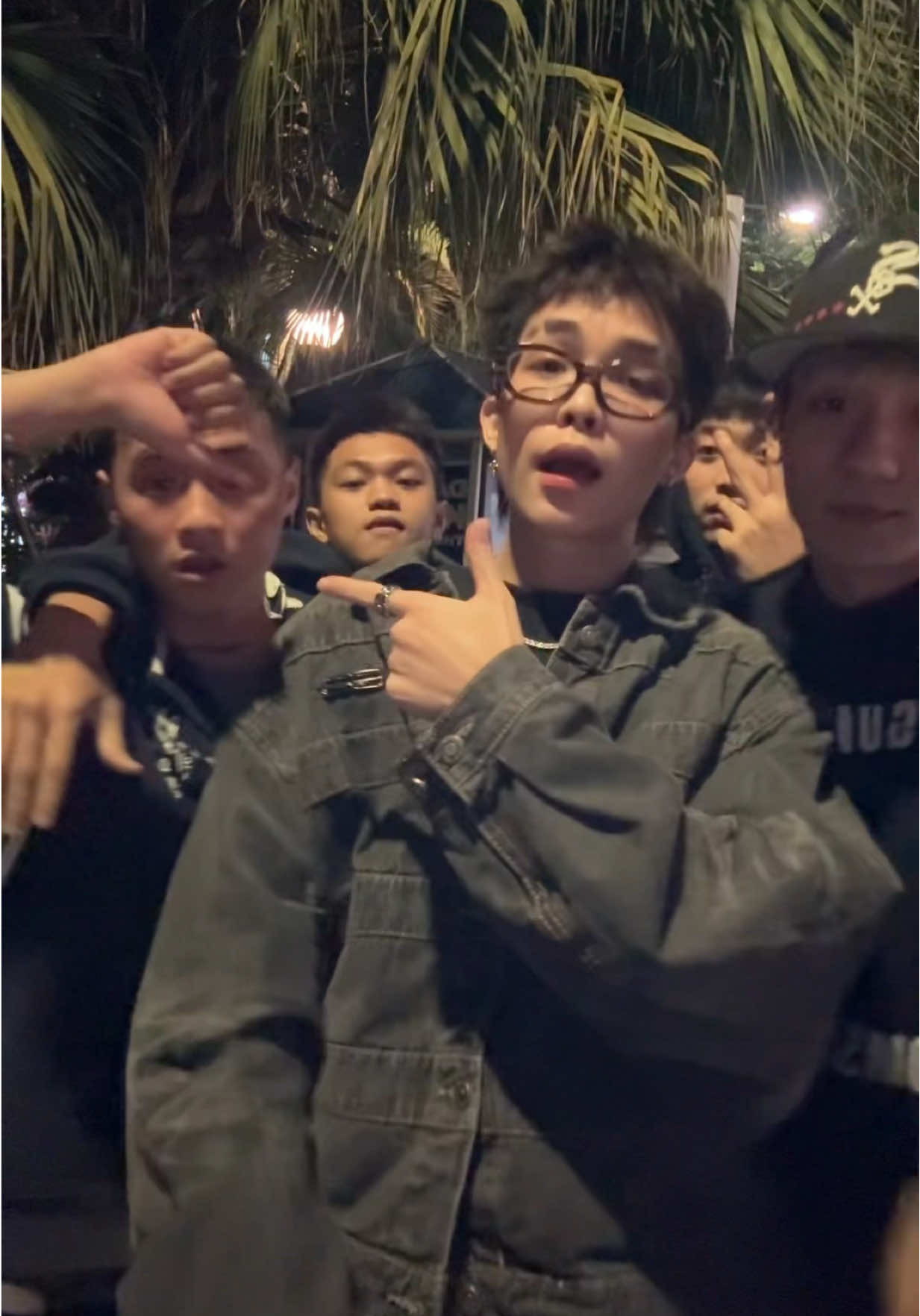 bảnh zé, cả băng @WORKAHOLIC$  #dangrangto #tranlaluot 