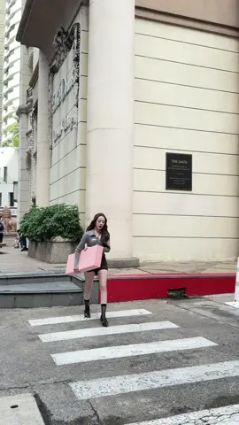 Let’s step out of our safe zone😎 #Boloneyewearth  #Boloneyewear #BolonFW25  #Beyondthehorizon  #แว่นของญาญ่า  