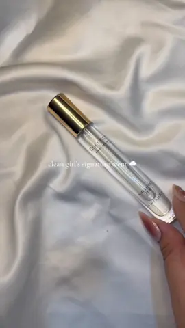 your new go-to scent that perfectly fits in your small bag  from @florenceperfumesph  💋#signaturescent #affiliatemarketing #cleangirlscent #perfume #fyp 