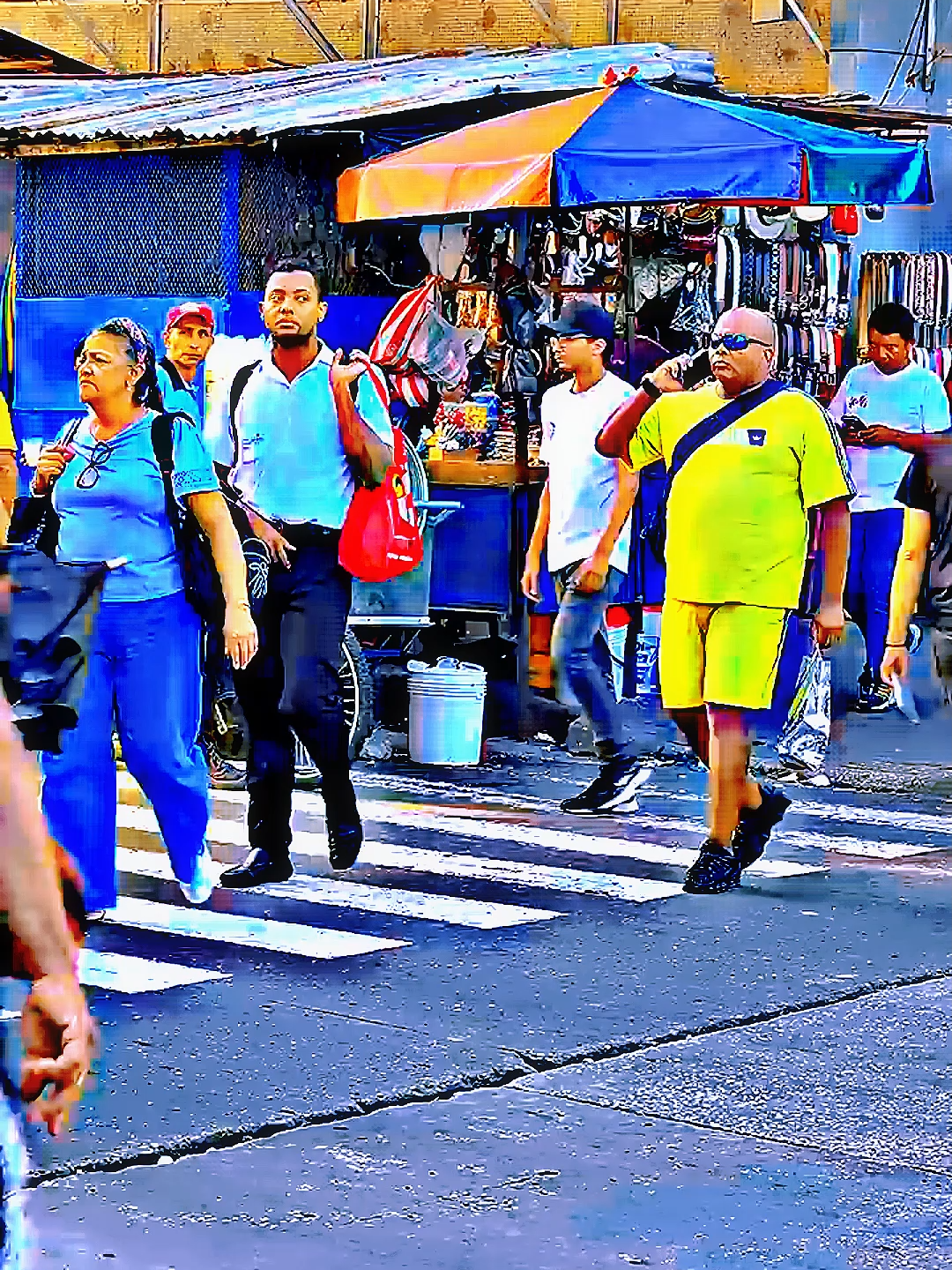 Funny umbrella prank 🤣