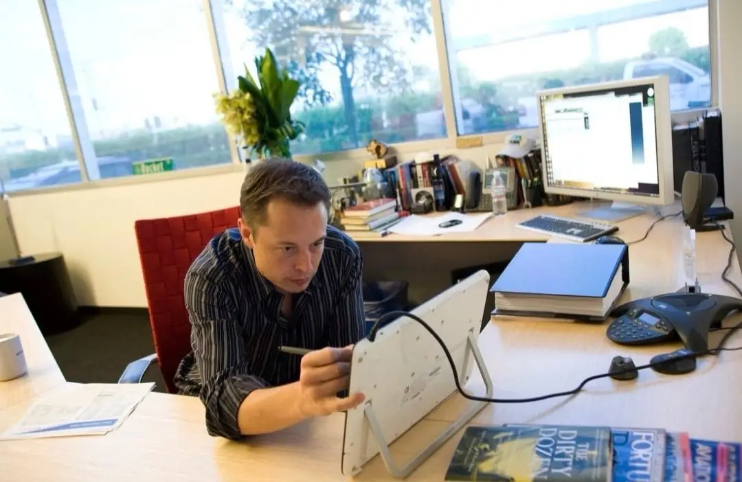 People see rockets now… they didn’t see the sleepless nights, the empty bank account, and the quiet moments wondering if it would all crash and burn. 🚀 This was me just a guy with more ideas than dollars, betting everything on what I believed could change the world. Sometimes the risk looks crazy… until it works. If you’re staring at your dream thinking it’s impossible, remember every empire starts on a desk like this. Work. Believe. Risk it all. And smile while you build what no one else can see yet. 🔥💼🚀 #ElonMusk #Motivation #RiskTaker #EntrepreneurLife #NeverGiveUp          