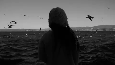 Thời gian, cuộc sống làm cho con người ta thay đổi. Có đôi khi bạn sẽ trở thành một kiểu người mà trước đây bạn từng khẳng định rằng mình sẽ không bao giờ như thế.