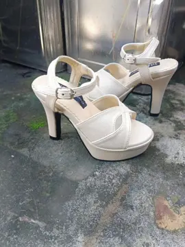 Koleksi Heels  By yannishoes_collection Yannishoe since 1998 Follow Instagram @yannishoes_collection Untuk melakukan Order dan pembelian heels & shoes bisa langsung chat WA 08123628478, Terimakasih🙏 #heels  #kidsmodel  #models  #fashion  #peagent 