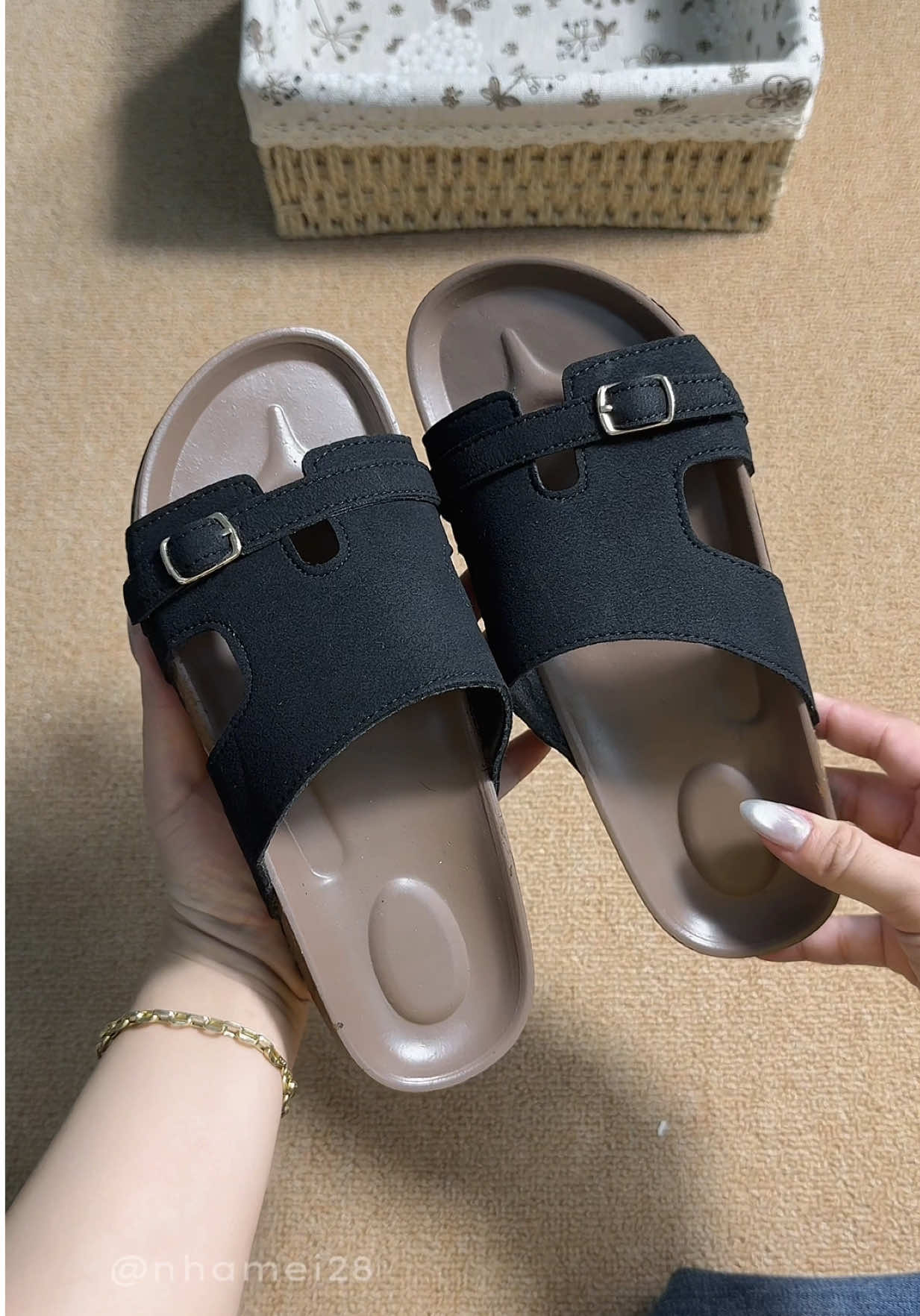 Dép quai ngang da lộn mang cặp với ny nè he #sandal #dép #giày #xuhuong #nhamei 