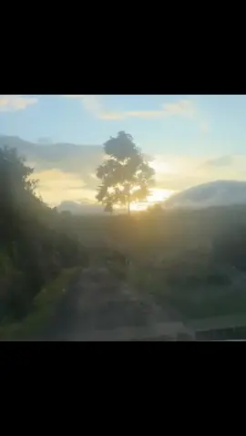 Enak banget lagunya #radjaband #samasamasuka 