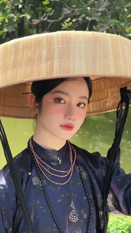 Mục Hạ Vô Nhân Hậu trường buổi chụp Hồng Ân cùng áo ngũ thân tay chẽn  #photobyme #mylinhphoto #vietphuc 