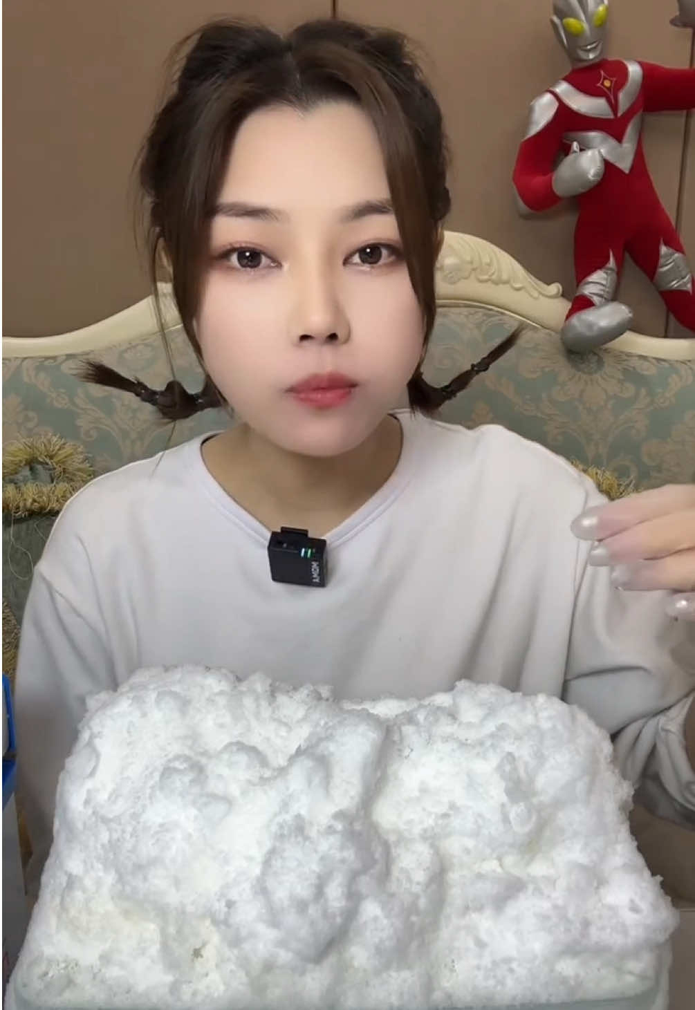 ASMR soft dry ice freezer powdery 🤍#freezerfrosteating #iceeatingasmr #powderyice #whiteice #fyp 