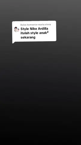 Membalas @maria.vinna fashion Nike itu modern.  puluhan tahun lebih maju kala itu💃🤪 #nikeardilla #fypage #roseblackpink 