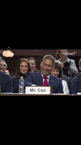 Thứ trưởng Hải quân Mỹ 🇺🇸  Ông Hùng cao nói tôi muốn dâng vinh hiển cho Chúa Jesus là Đấng cứu thế của tôi, không có Ngài thì tôi không có mặt ngày hôm nay!  #trump 