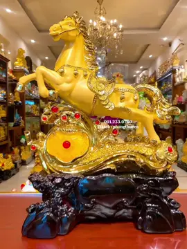 Tượng ngựa phong thuỷ bên gậy như ý màu vàng cát kim sa #phongthuytamlinh #horse #trending #xuhuong #viral 