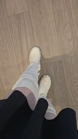 M-am apucat de decorat în bucătărie (de Crăciun) deși e noiembrie 🤣 și vreau zilele astea să vă arăt cum a ieșit. Vă pupă #alina_mami💗 #alinuța🌞  #TikTokShopBlackFriday 