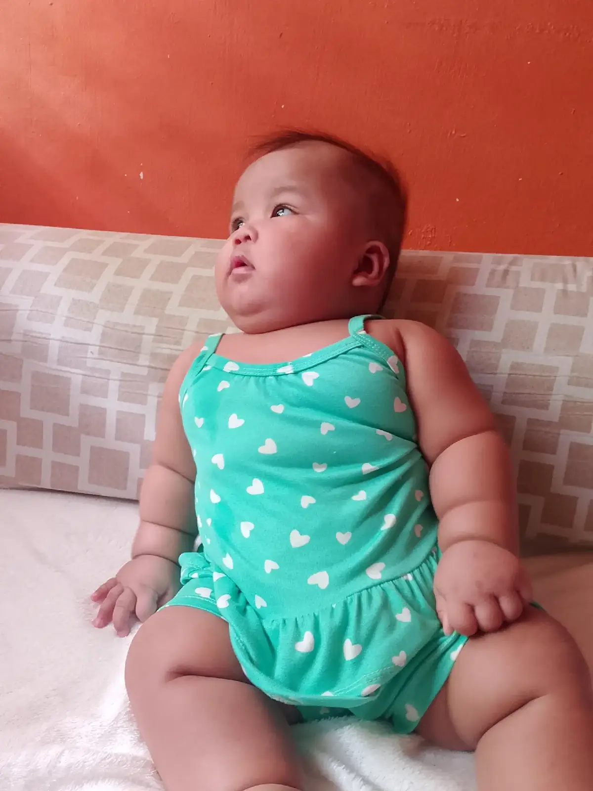 grabe 4 months ka palangg sobrang bait mo pa nakaka proud ka talaga baby lilay namen🫶🏻kahit makulit,15kl kana mahigittt bawal Ang diett🫶🏻