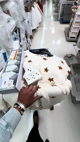 Christmas 🎄 shopping 🛍️ #christmasshopping #christmasdecor #marshallsfinds #cosyvibes @Marshalls @TJ Maxx @HomeGoods  