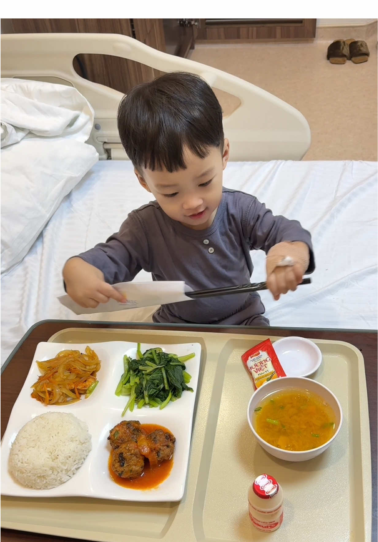 Cơm viện ngon quá he 😆 @Bé Junnn nè #thanhhuyenboutique #xuhuong #mukbang 