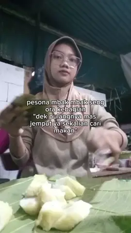 marai cah² yang e dua lo, wong ngeneki yo ra kebagian 🙂✋ LOKASI :https://maps.app.goo.gl/ypCeVxRJejd5F9Pv8?g_st=ac #lontongpecel #lontongpurwosari 