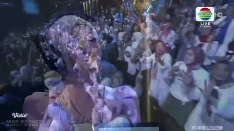 Penampilan valen malam ini Karen banget gak sih,🤩@DA7.Valen #valenmalamini #da7valenpamekasan #da7indosiar #da7milabogor #viraltiktok 