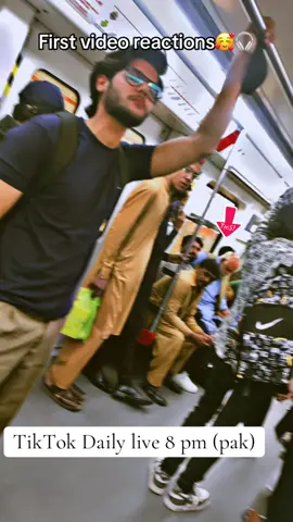 Check public reactions 🥰🎧 @ARHAM BHATTI 🤗  #arhambhatti01 #islamic_video #fyp 