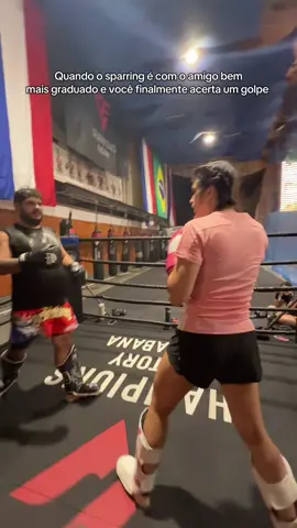 não sei como fiquei viva depois disso #muaythai #muaythaitraining #sparring #fy @Uri Wertman 