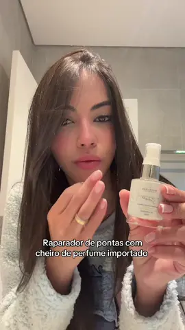 💆‍♀️ Fios alinhados e cheios de brilho! Nosso reparador de pontas reduz o frizz, previne pontas duplas e deixa o cabelo com um toque macio e brilho de salão. ✨ E o melhor: o cheirinho é simplesmente maravilhoso! 🌸 #reparadordepontas #cabeloperfeito #fiosalinhados #cabelobrilhante #antifrizz         