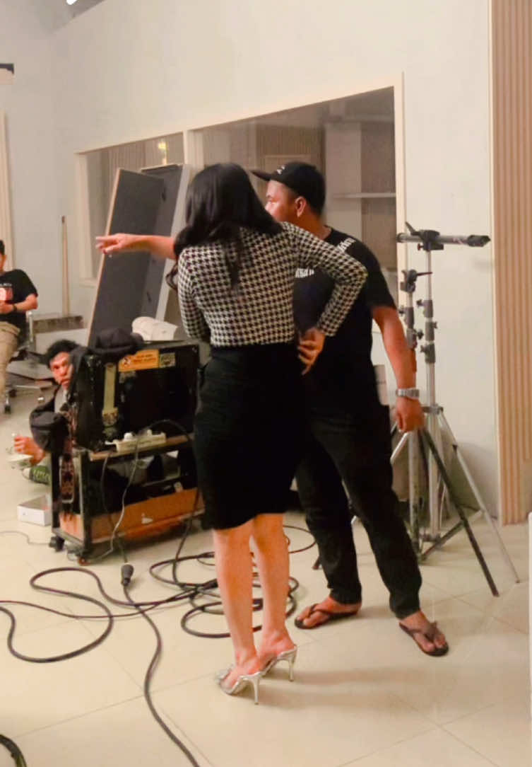 Membalas @@syamsiar2280  masa Rika sm pak devan kak😫 Jangan😂🎬 #kauditakdirkanuntukku #sinetron #rcti 