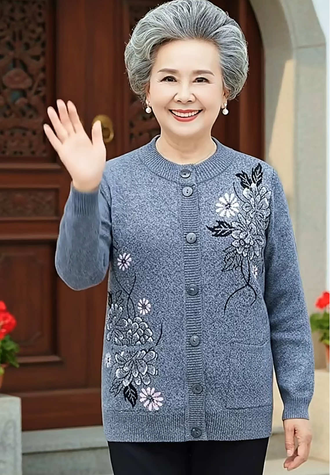 Áo len dày dặn, họa tiết hoa sang trọng – giúp mẹ vừa ấm vừa đẹp trong từng khoảnh khắc  #Aochome #viral #Tangmeyeu #Thoitrangtuoi60 #GiamGiaSoc