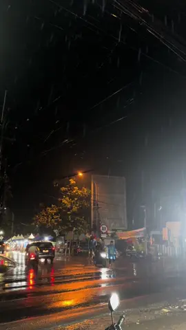 Gresik dan hujan malamnya #gresik24jam #gresik #gresiktiktok #gresiksumpek #bungahgresik 