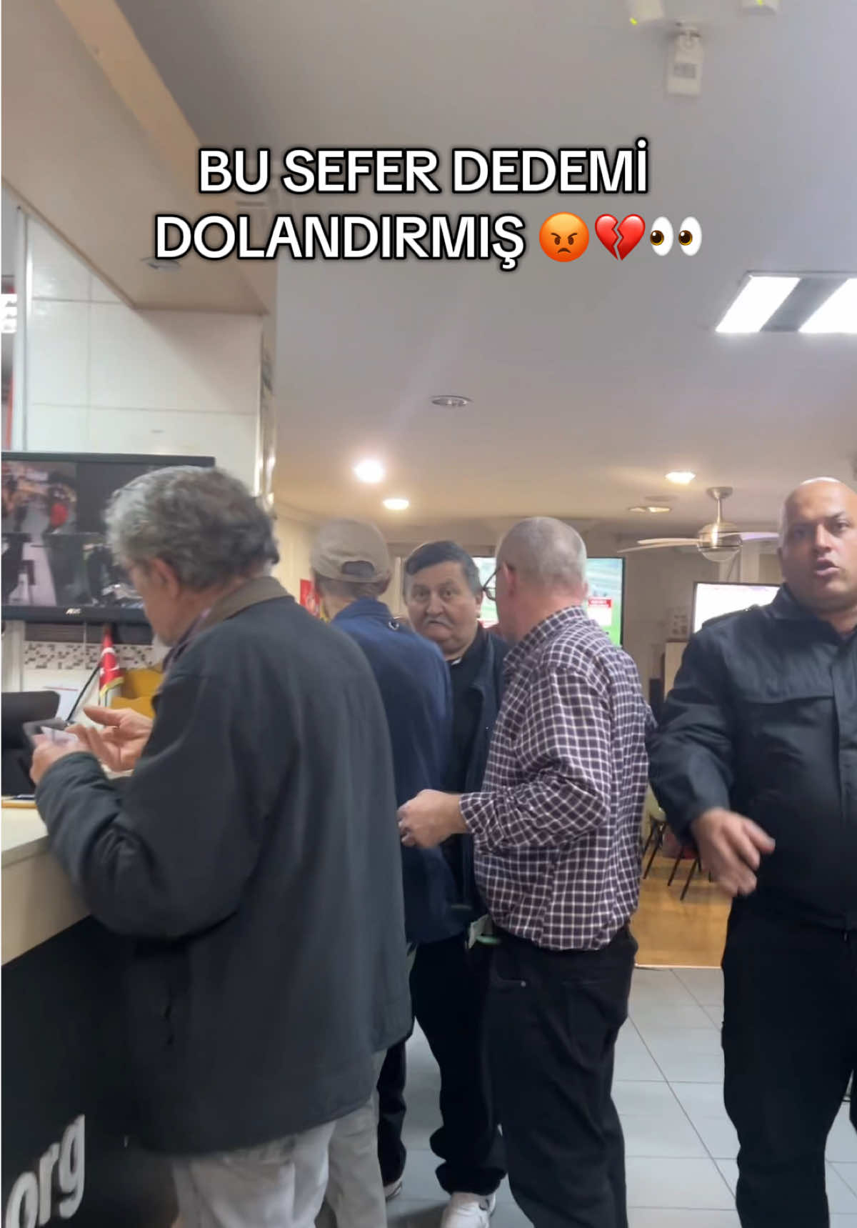 bura bisiklet yolu haaa şş😡😡