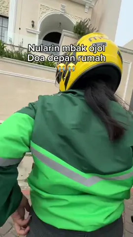 Mbaknya ngakak wkwk, untung ga ada yg liatin #fyp #viral #sunscreenwaterproof #sunscreenringantransparan #sunscreenviral 