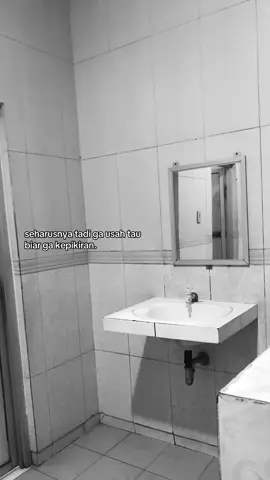 mending gausah tau #foryoupage #fotolive #fkatakata #galaubrutal #lewatberandafyp 