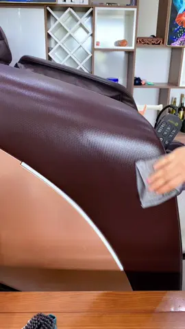 Vệ sinh đồ da đồ nỉ #vesinhdoda#vesinhgheda #vesinhghemassage 