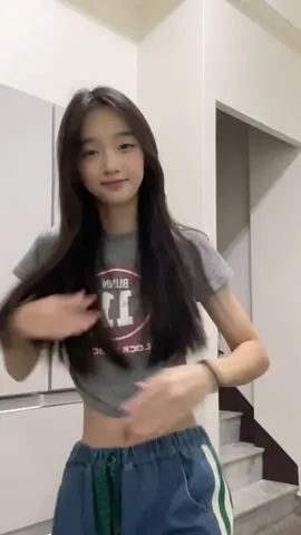 5萬粉達標了😭謝謝你們😛 #fyp #國三 #推薦 #流量 #台南  @哇洗崽崽🤍 大帳
