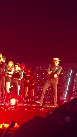 99% cơ thể là Beat. Bắt beat là Thần #gdworldtourübermensch #gdragon 