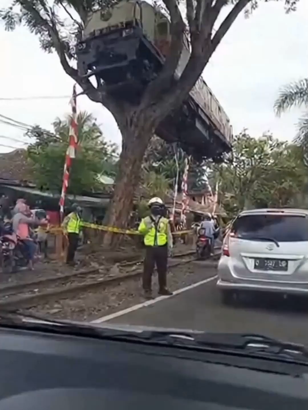 kereta nyangkut
