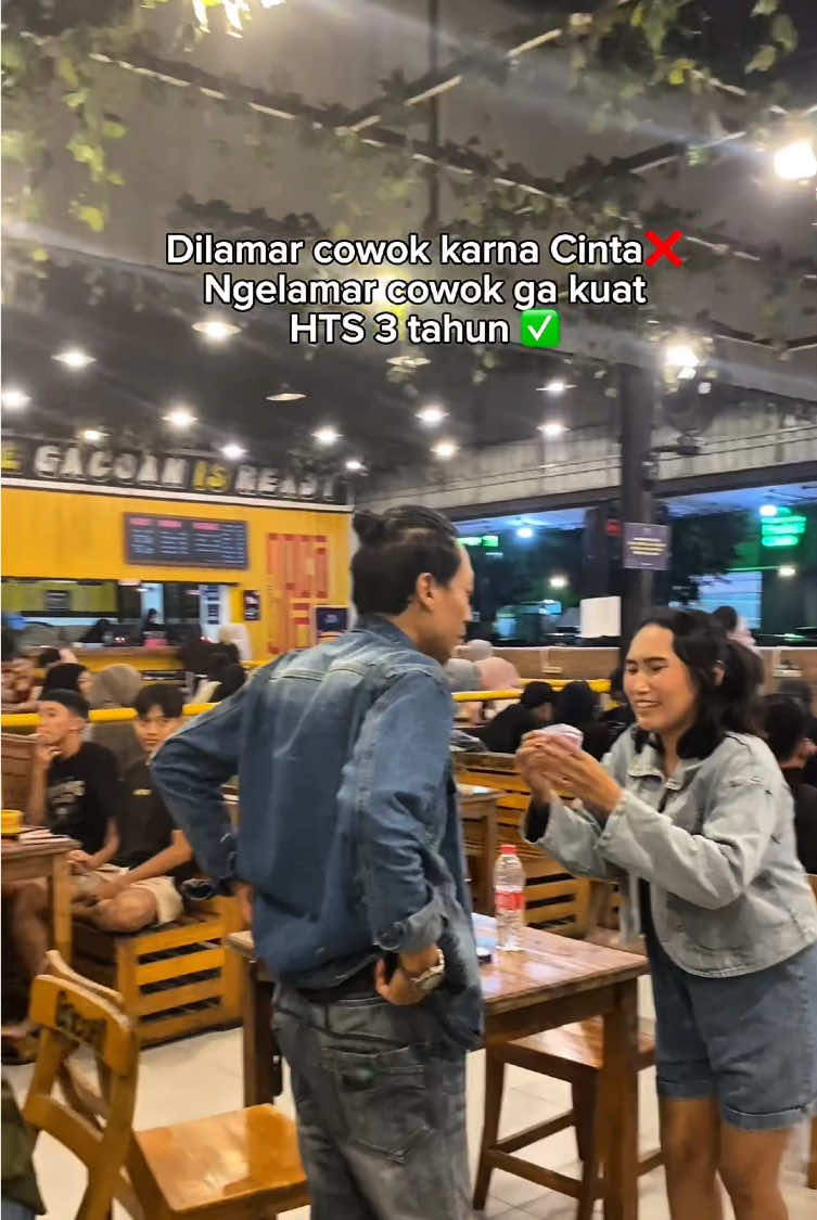 Kelamaan ngelamar si lu jadi gw lamar duluan 😭.. #lamaran #lamaringacoan #lamaranskincare #hts #fyp 