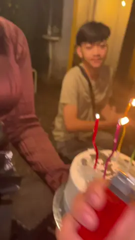 happy birthday sayangg,semogaa kamu panjang umur,sehat selalu,dan terus sama aku yahh💓🙇🏼‍♀️#fyp #fypシ゚ #fypage #fypシ゚ 