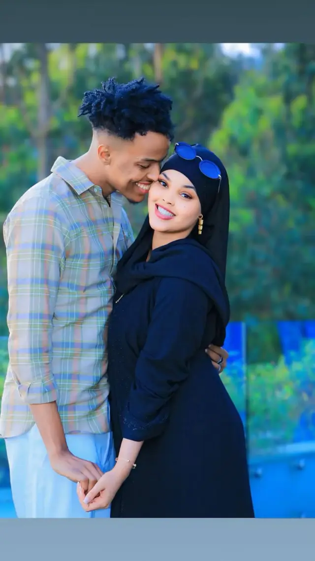 Waxaan halkaan Hambalyo aad u culus uga dirayaa walaalkey @Marwan Yare iyo Xaaskiisa @HABOON oo maanta meherkoodu ka dhacay magaalada Boorama, waxaan leeyahay Farxad iskula waara. 