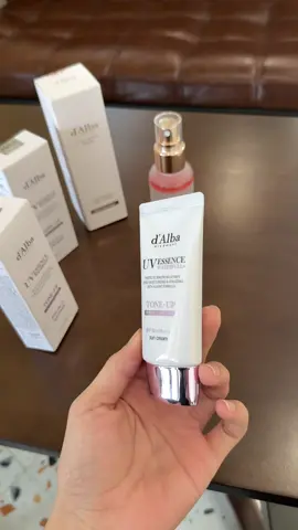 Kem chống nắng nhà dAlba bật tông nhẹ, chỉ số chống nắng  50+ PA++++ , cấp ẩm tốt cho da  #d#dalbak#kemchongnangd#dalbavietnam