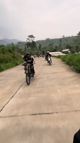 Jatim semua teman👋🏻🔥👊🏻#surex #supermotoherex #supermoto #surexgank🔥 #crfmerahputih 