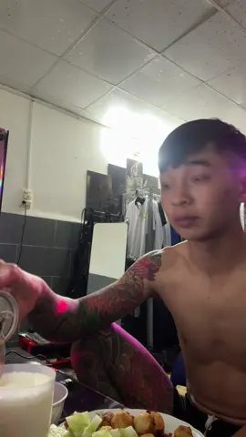 Cứ vậy thoii hẹ hẹ hẹ 