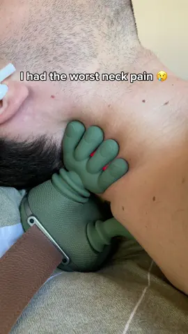 We all know someone who needs this massager… 😮‍💨💆‍♀️💆‍♂️#neckmassager #backmassager The ultimate neck & back automatic massager with heat therapy and deep tissue modes. Relieves neck stiffness, lower back tension, and boosts muscle recovery in minutes. Perfect Christmas gift idea for self-care lovers. 💆‍♂️✨