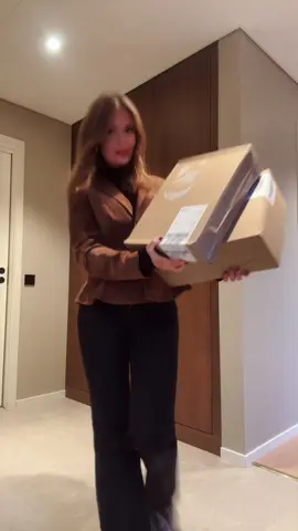 Zara haul!!!💌💋💄 #zara #zarahaul #haul #unboxingvideo #tryon #fashiontiktok 