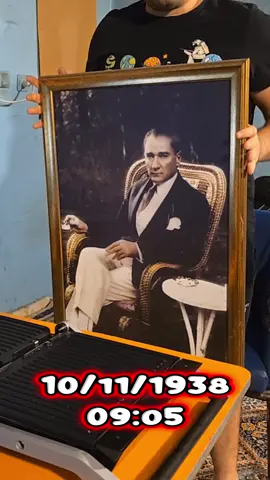 10 KASIM ATAMIZIN ÖLÜM YILDÖNÜMÜNDE KENDİSİNİ SAYGIYLA ANIYORUZ ❤️ Bugün Dışarda Yediğinizde Dünya Kadar Para Tutacak Evde Daha Sağlıklı ve Daha Bol Etli Smash Burger Yaptım , Tarifi Denemek İsteyenler İçin Youtube/Reelscikomen Kanalına Göz Atabilirsiniz . Tarifi Buradan Kısaca Anlatmak İstiyorum , Sebzelerden ve Süzme Yoğurttan Oluşan Bir Acı Sos Sürdüm Ekmeğime , Soğanlarımı Karamelize Yaptım , Kızarmıs Kapya Biber , Dilimlenmiş Domates , Kızarmıs Mantar , Babahannuş Salatası , Marul , Bu Malzemeleri Kullandım Ekmekler İse Fırından Alındı Hazır Ekmek Değil , Acı Sos Biraz Baskın Geldi Etim Sulu ve Lezzetliydi Deneyenlere Şimdiden Afiyet Olsun Diyorum.❤️🎉 Ücretsiz #reklam #asmr #food #restaurants #yemek #adanakebap #sokaklezzetleri #döner #fityemek #restaurant #reels #keşfetteyizzz #memes #funny #neredeyenir #adana#adana01 #diyetgünlüğü #menü #smashburger #smashburgers #burgers