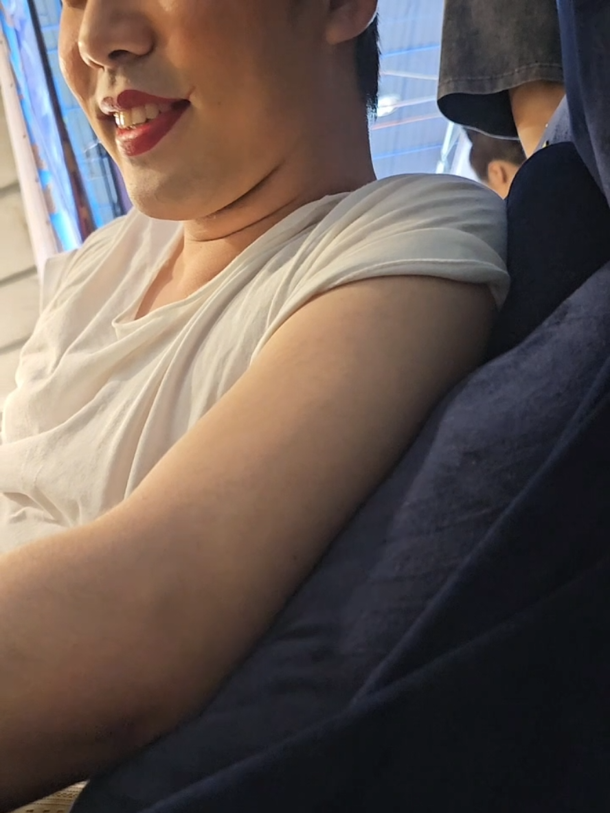 ขอบคุณนะคะ พี่โนบอกว่าเดี๋ยวมันก็ดี แน่นอนต้องมีสักวัน ไม่ว่าอีกกี่เดือน กี่ปี เราก็เชื่อว่ามันจะดีขึ้น แค่วันนี้อดทนก่อนนะคนเก่ง ตลอด 7 ปีที่ผ่านมา เราใช้คำว่า เดี๋ยวก็เช้าแล้วอดทนอีกนิดนะคนเก่ง ต่อให้แรงจะเดินไม่มี ต้องก็ยิ้มไว้ก่อน #ดาวตลกน้องเต๋า #เต๋าอโนทัยเอนกลาภ 