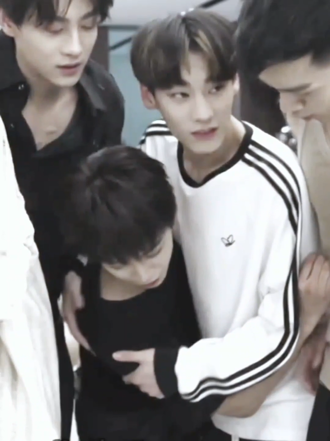 They’re sweet🤭🤏 #ziyu #wusuowei #wangshuo #tianziyu #chichengwusuowei 