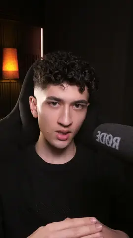 این عروسک 🎎 برزیلی 🇧🇷 همه مردمو  حسابی ترسونده 😰😱#ساشا_رعدوبرق⚡️ #ترسناک #عروسک #جن 